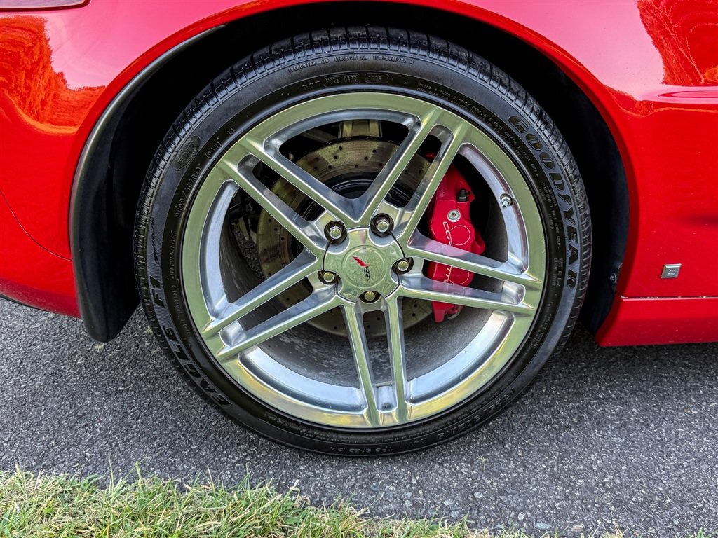 Used 2007 Chevrolet Corvette Z06 w/ Preferred Equipment Group RWD image 33