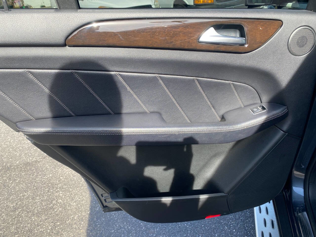 Used 2015 Mercedes-Benz GL 450 4MATIC image 24