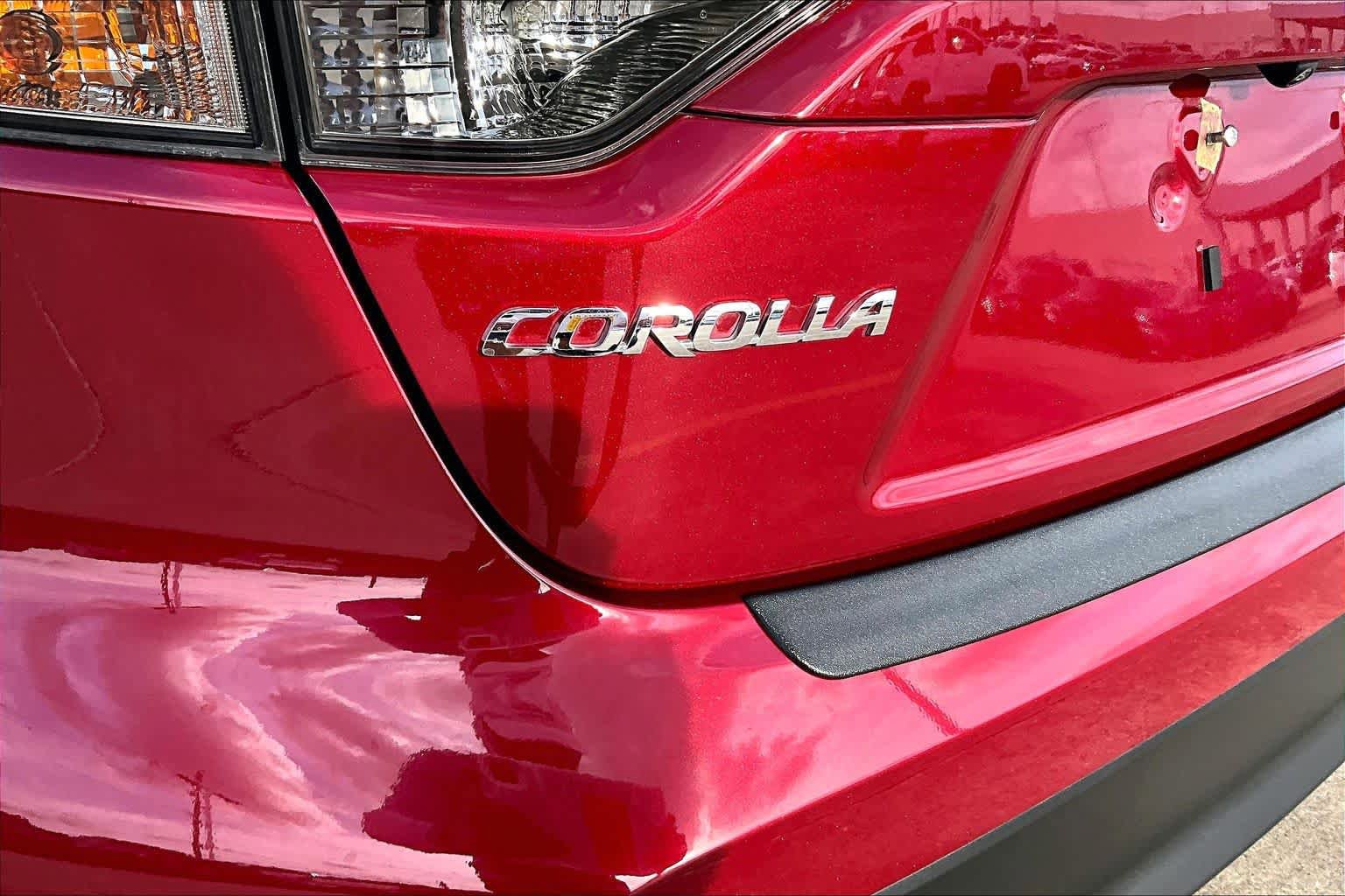 Used 2024 Toyota Corolla XLE FWD image 31