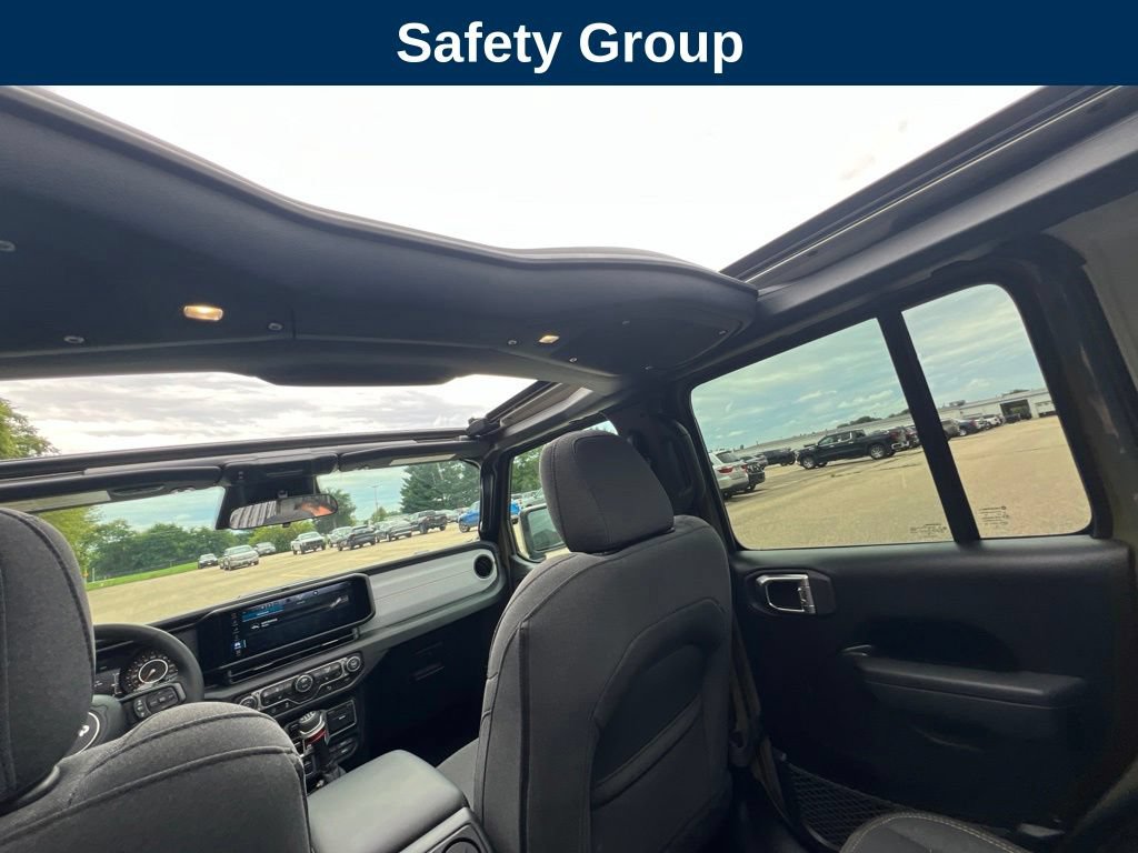 Used 2026 Jeep Wrangler Unlimited Sport AWD/4WD image 4