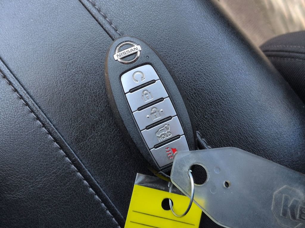 Used 2020 Nissan Rogue SV image 29