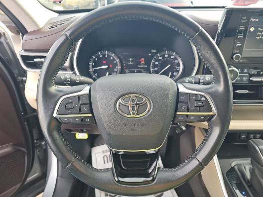Used 2020 Toyota Highlander XLE image 8