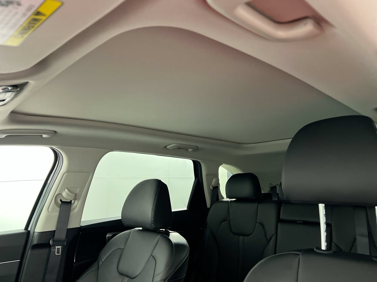 New 2026 Kia Sorento S w/ S Panoramic Sunroof Package FWD image 16