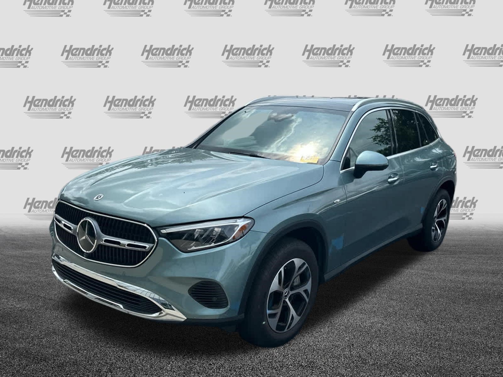 Used 2025 Mercedes-Benz GLC 350e 4MATIC image 9