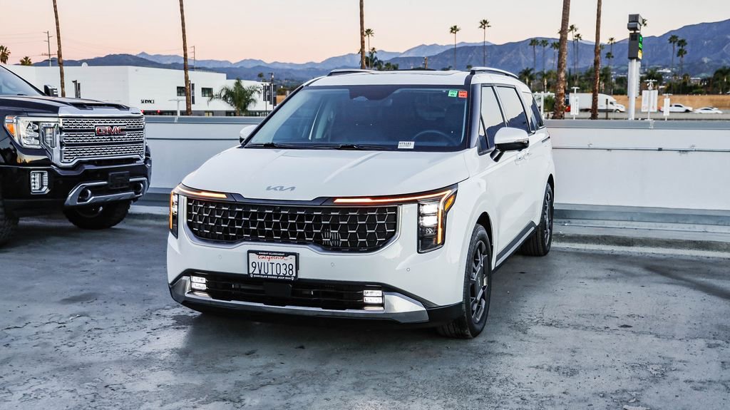 Used 2026 Kia Carnival SX image 4