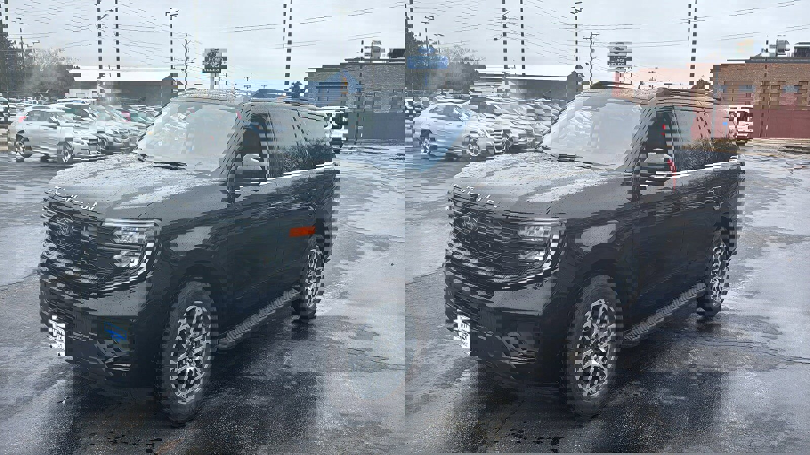 Used 2025 Ford Expedition Active image 4