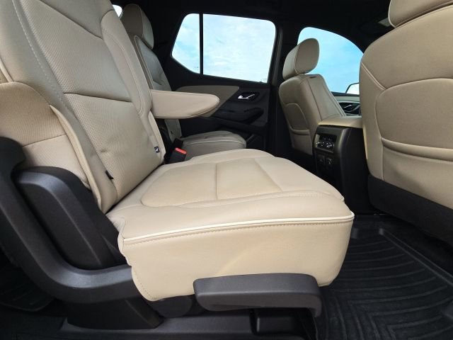 Used 2022 Chevrolet Traverse Premier FWD image 15
