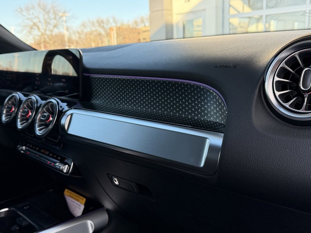 New 2026 Mercedes-Benz GLB 250 4MATIC image 35