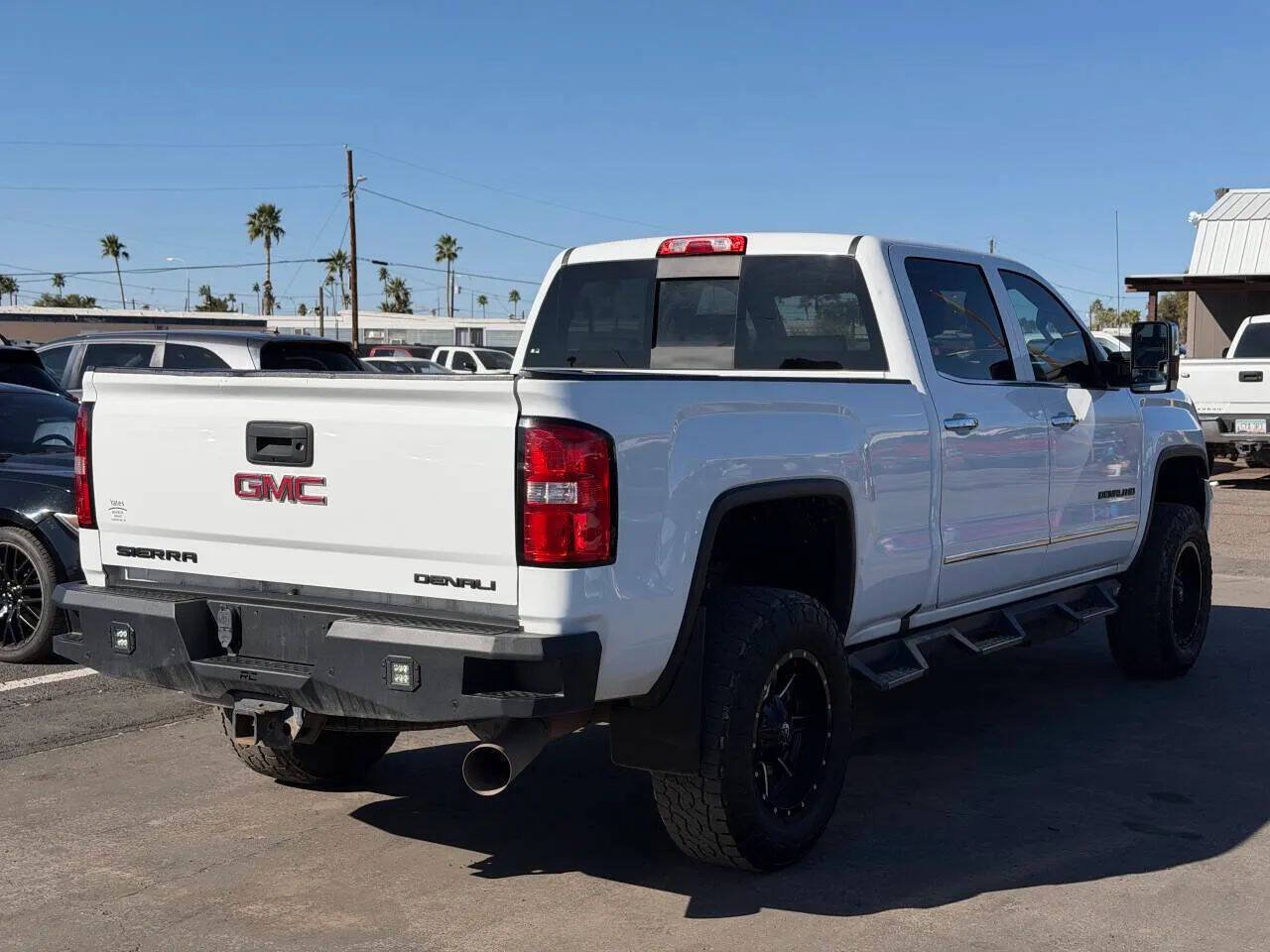 Used 2019 GMC Sierra 2500 Denali w/ Duramax Plus Package AWD/4WD image 10