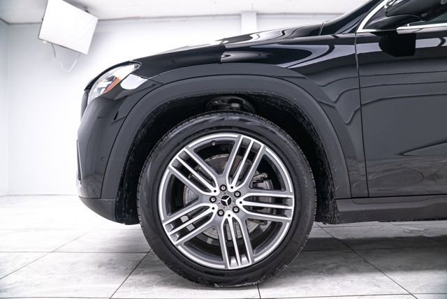 Used 2025 Mercedes-Benz GLS 450 4MATIC image 32