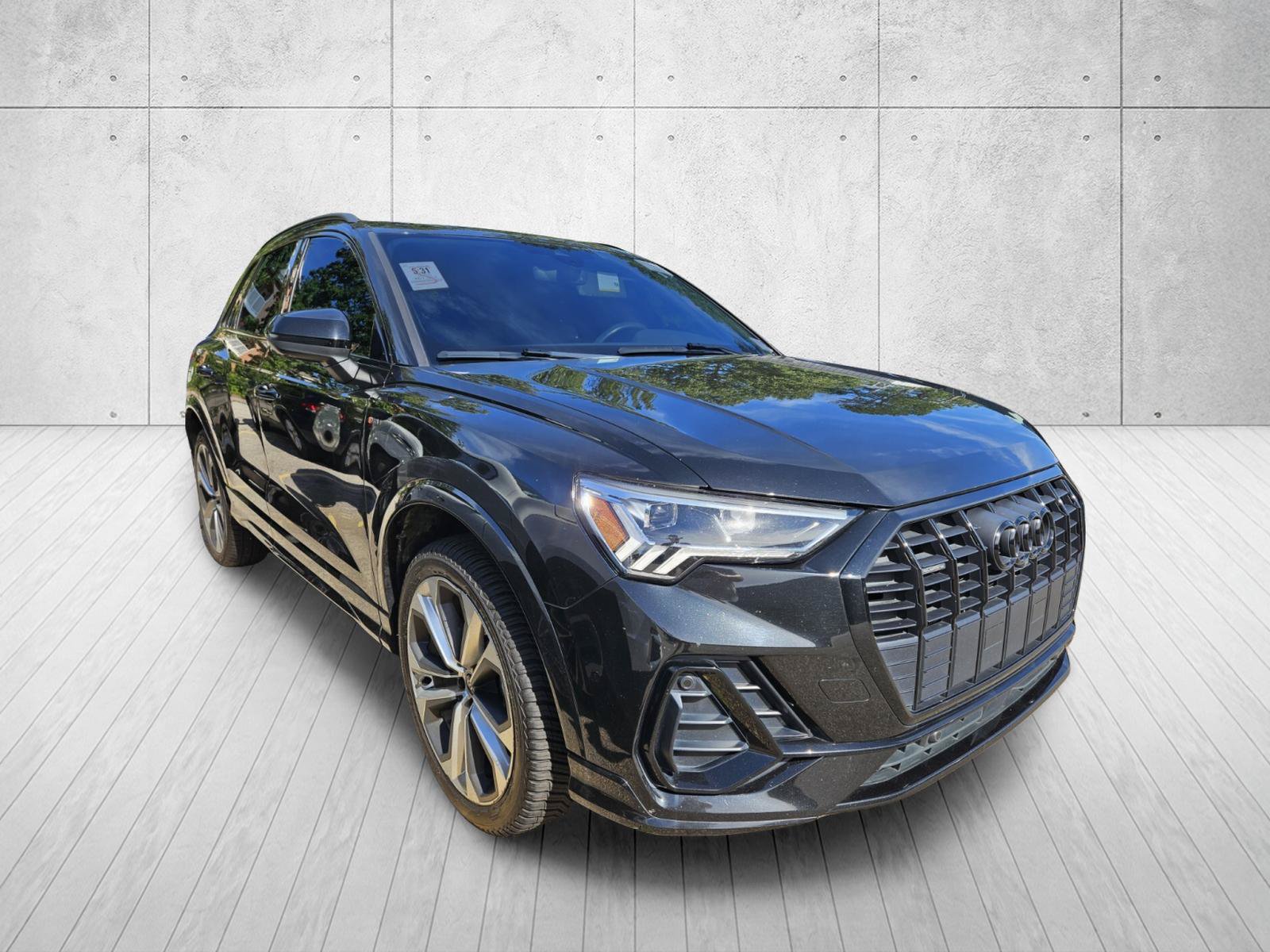 Used 2022 Audi Q3 2.0T Premium Plus w/ Premium Plus Package AWD/4WD image 1