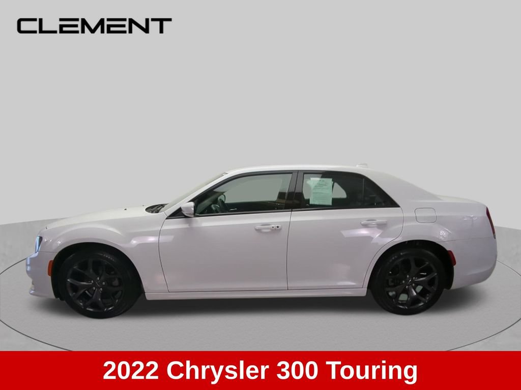 Used 2022 Chrysler 300 Touring L RWD image 3