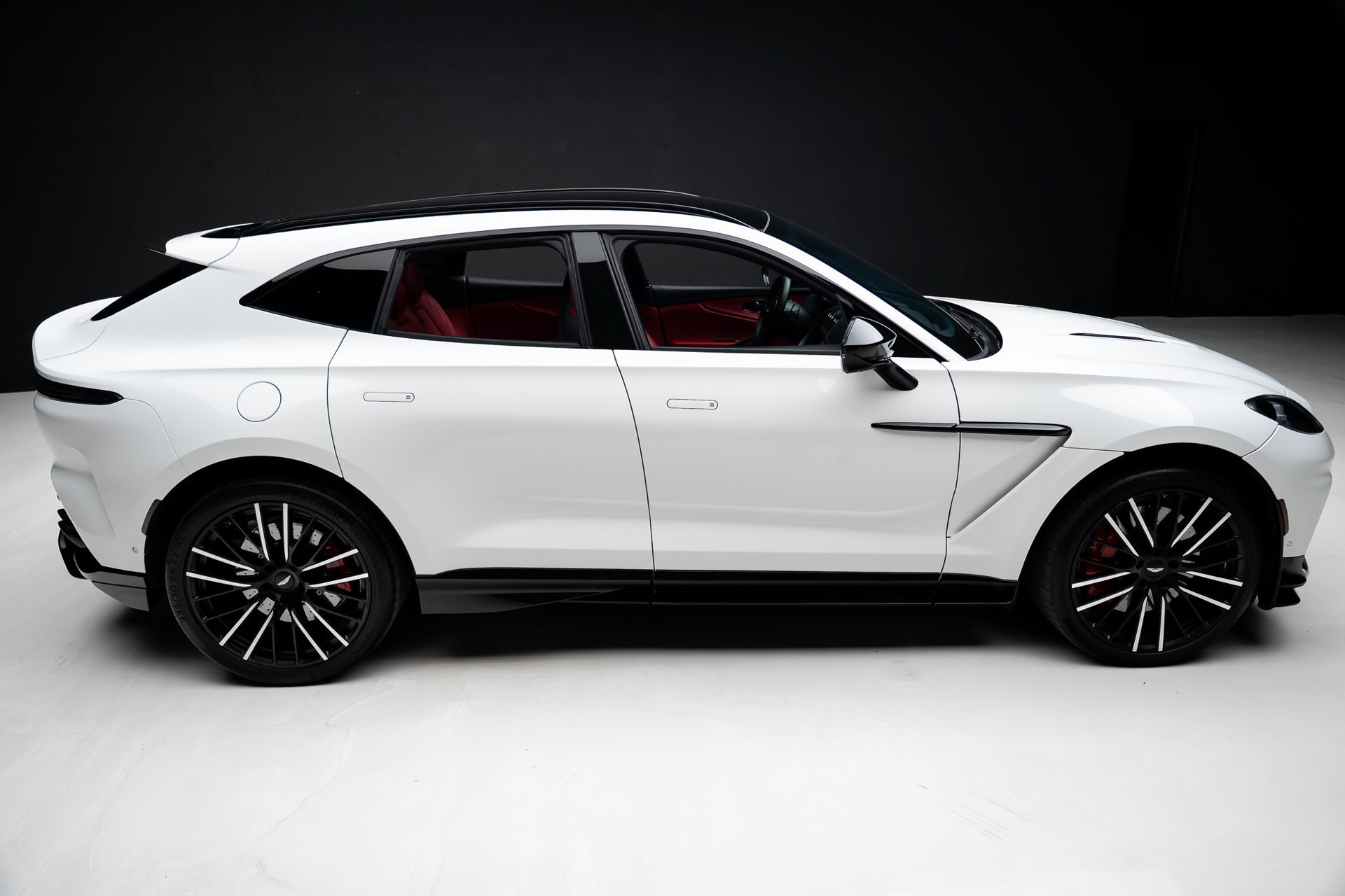 Used 2023 Aston Martin DBX 707 AWD/4WD image 34