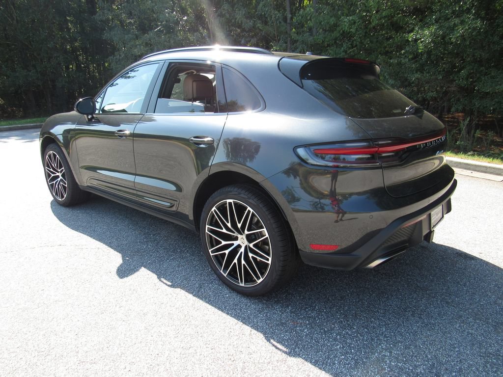 Certified 2026 Porsche Macan AWD/4WD image 3