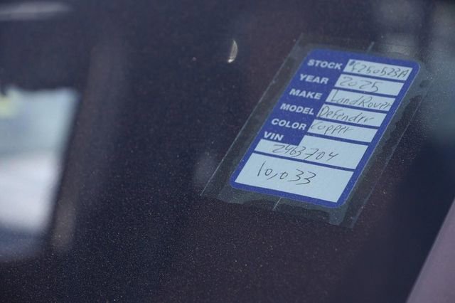 Used 2025 Land Rover Defender 110 image 34