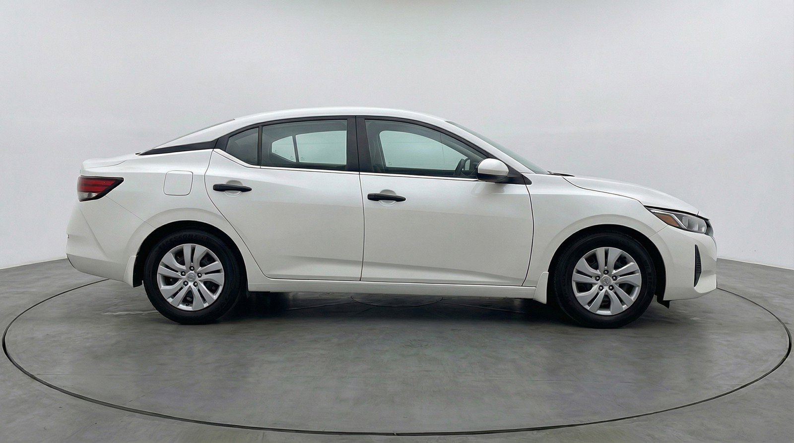 Used 2025 Nissan Sentra S FWD image 11