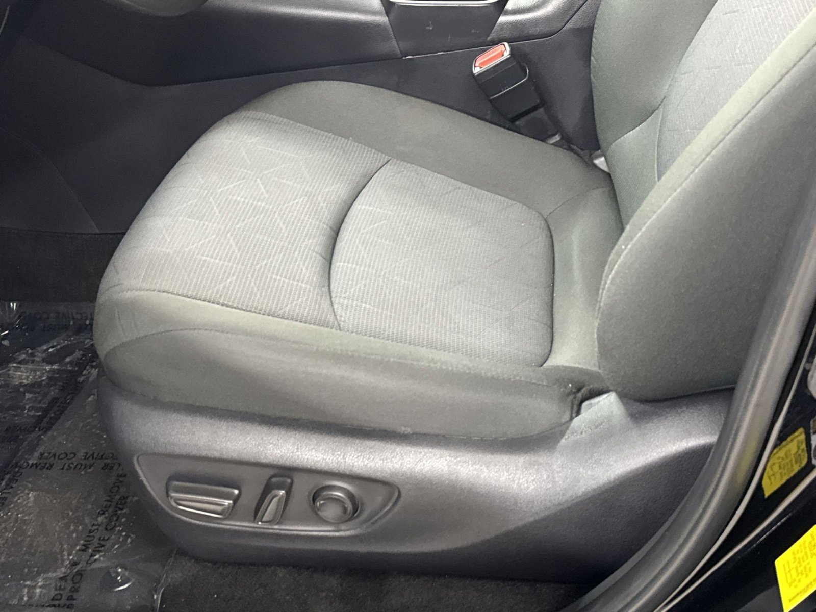 Used 2025 Toyota RAV4 XLE AWD/4WD image 26