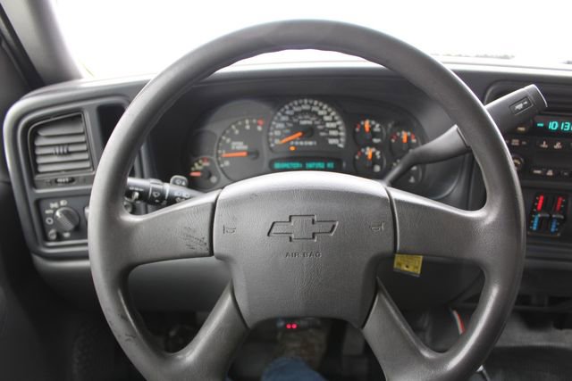 Used 2007 Chevrolet Silverado 2500 W/T w/ Heavy-Duty Power Package AWD/4WD image 16