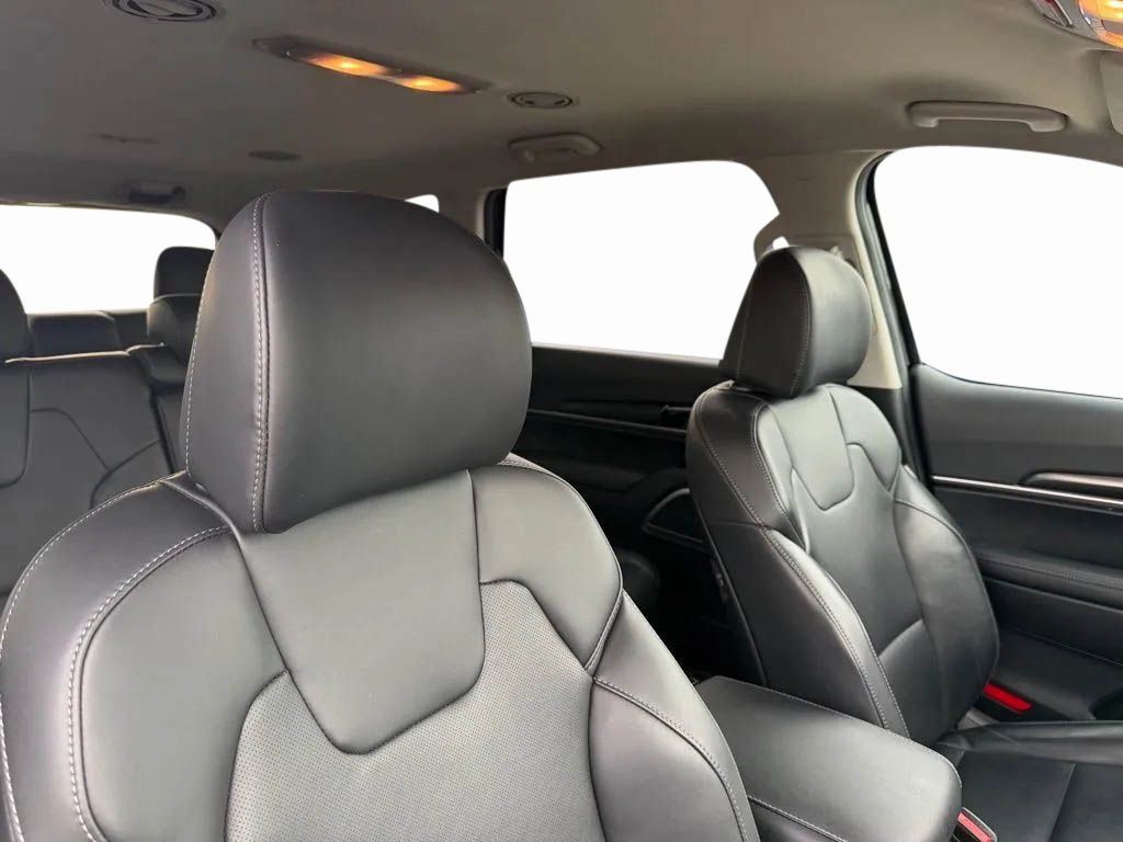 Used 2024 Kia Telluride LX image 27