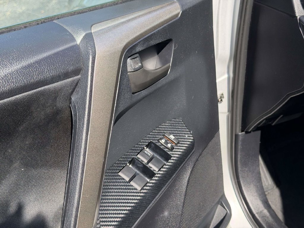 Used 2013 Toyota RAV4 XLE FWD image 16