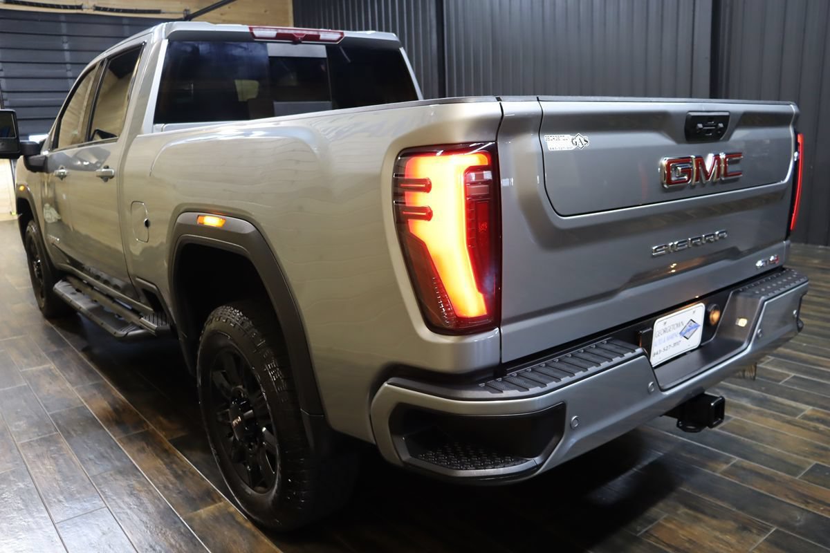 Used 2025 GMC Sierra 2500 AT4 w/ AT4 Preferred Package AWD/4WD image 3