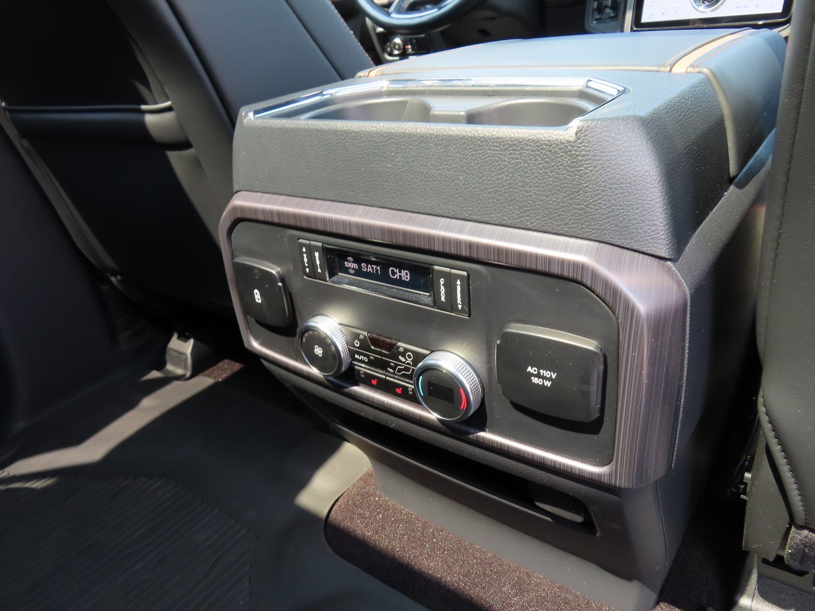 Used 2023 Ford Expedition Platinum image 40