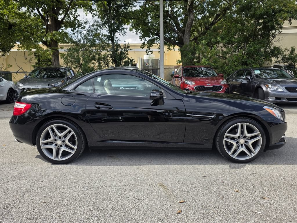 Used 2013 Mercedes-Benz SLK 250 image 9