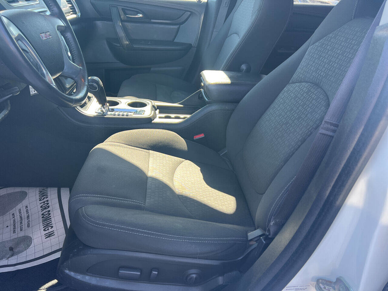 Used 2015 GMC Acadia SLE image 29