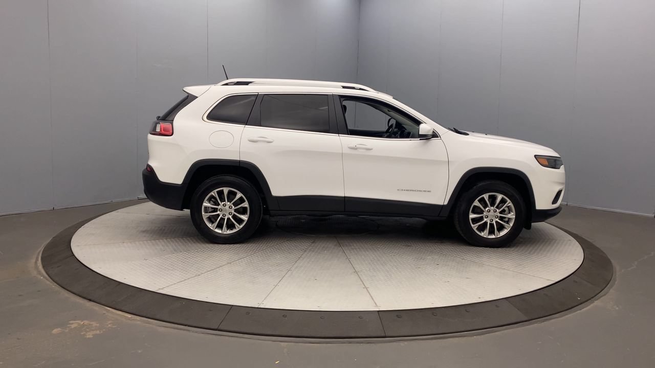 Used 2021 Jeep Cherokee Latitude Plus AWD/4WD image 6