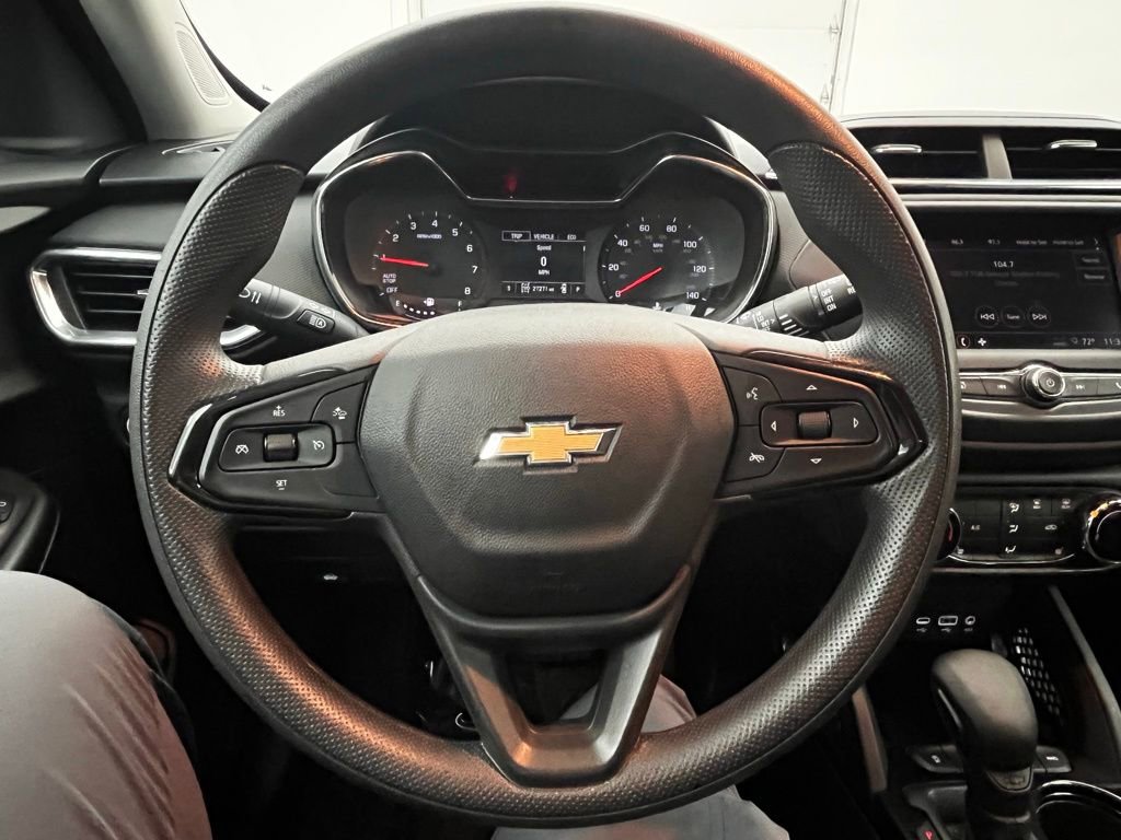 Used 2023 Chevrolet TrailBlazer LT AWD/4WD image 19