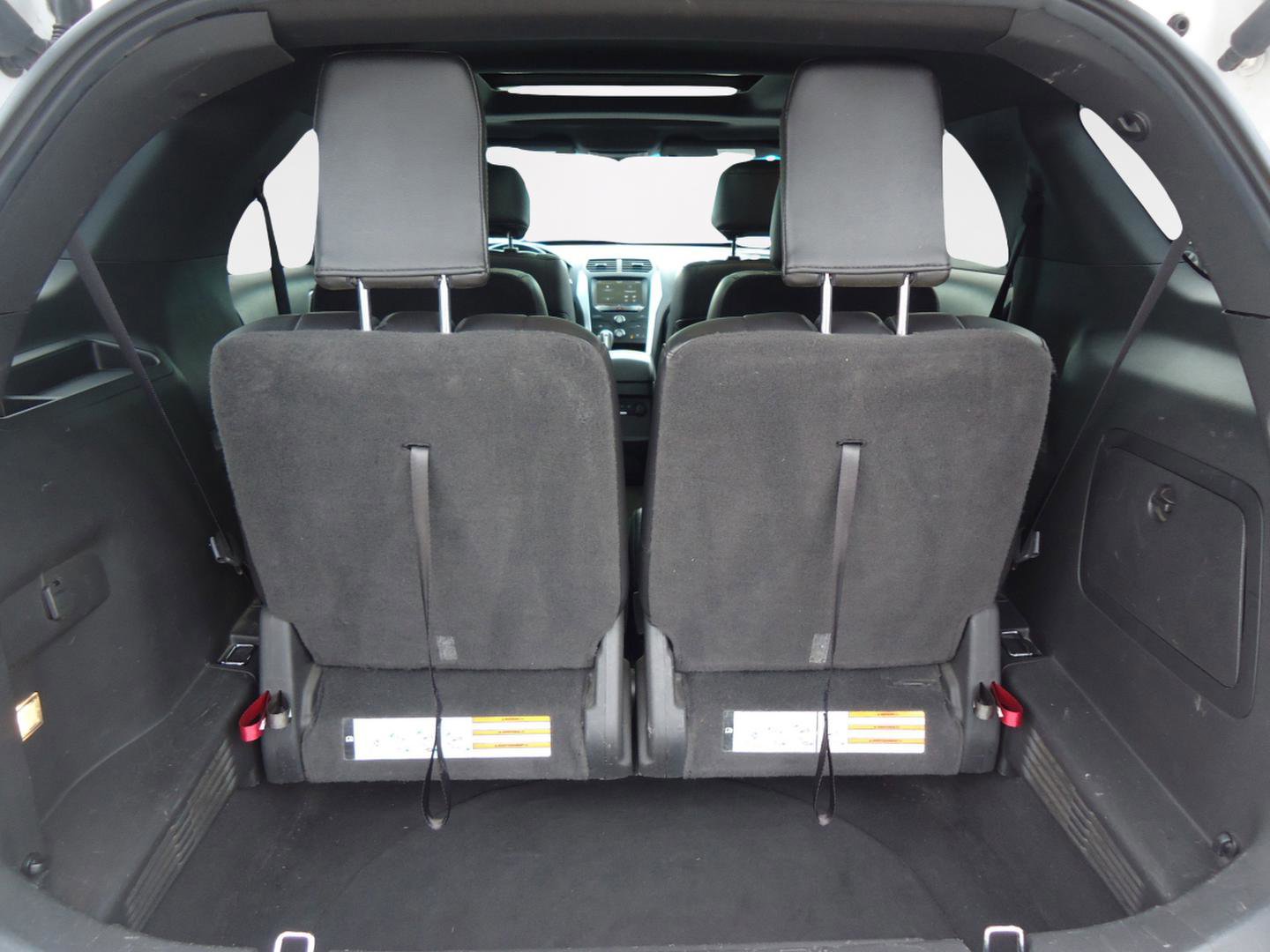 Used 2014 Ford Explorer XLT w/ Equipment Group 202A image 10