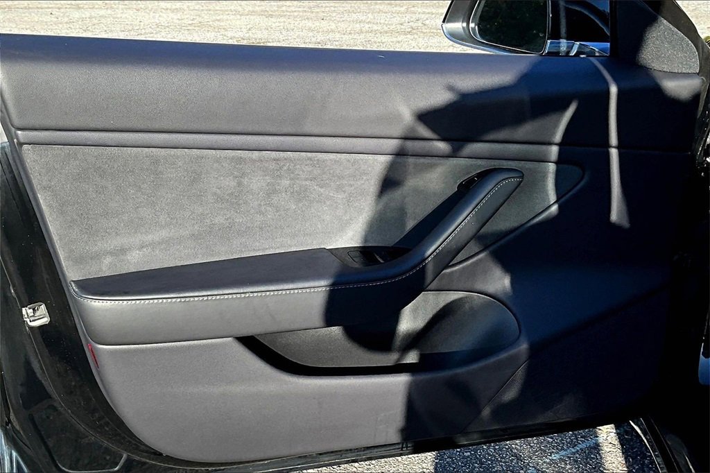 Used 2019 Tesla Model 3 Long Range image 17