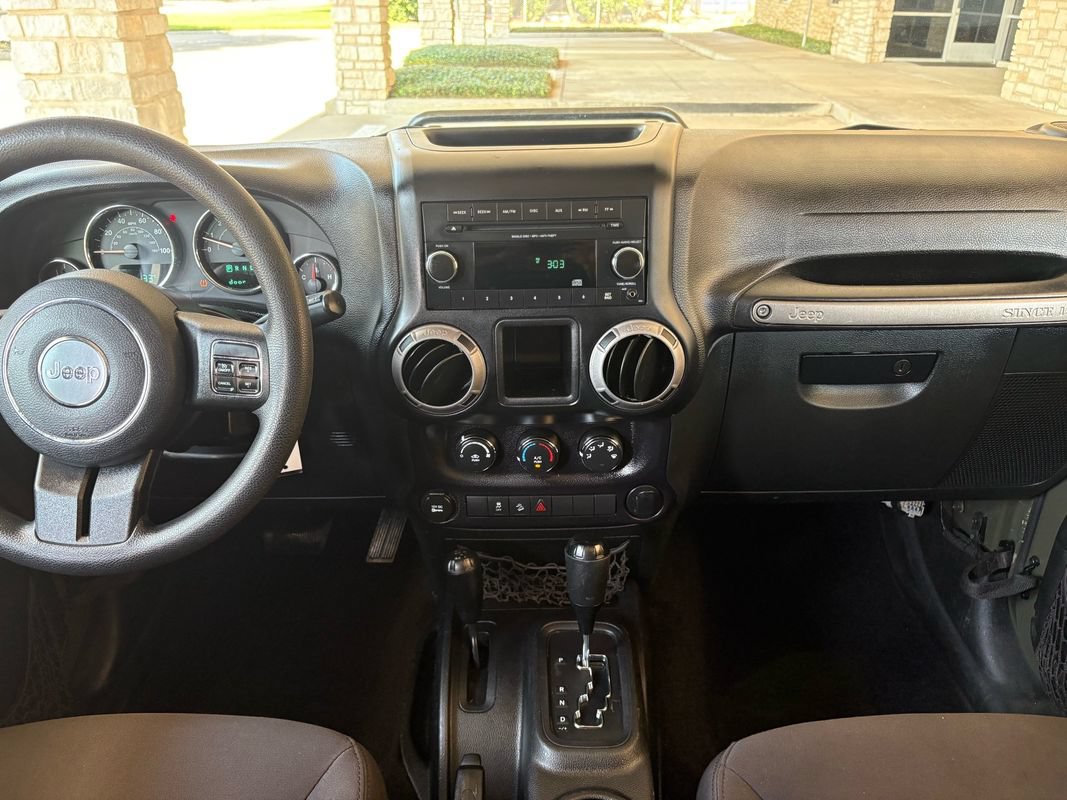 Used 2015 Jeep Wrangler Unlimited Sport AWD/4WD image 12