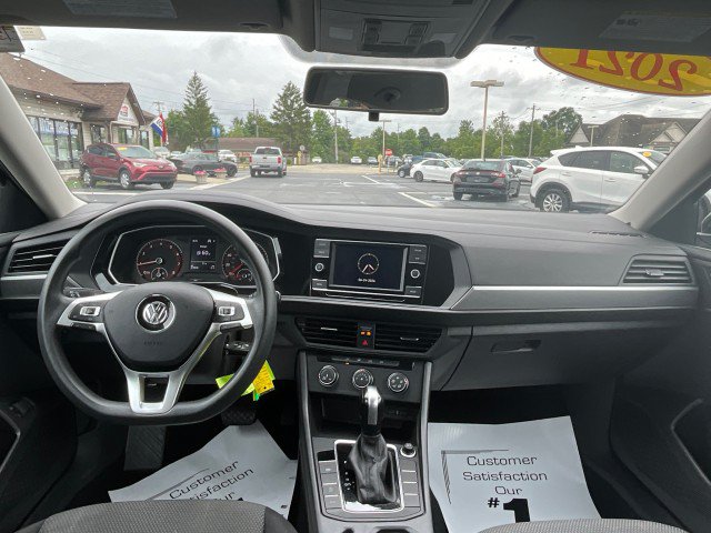Used 2021 Volkswagen Jetta SE FWD image 12