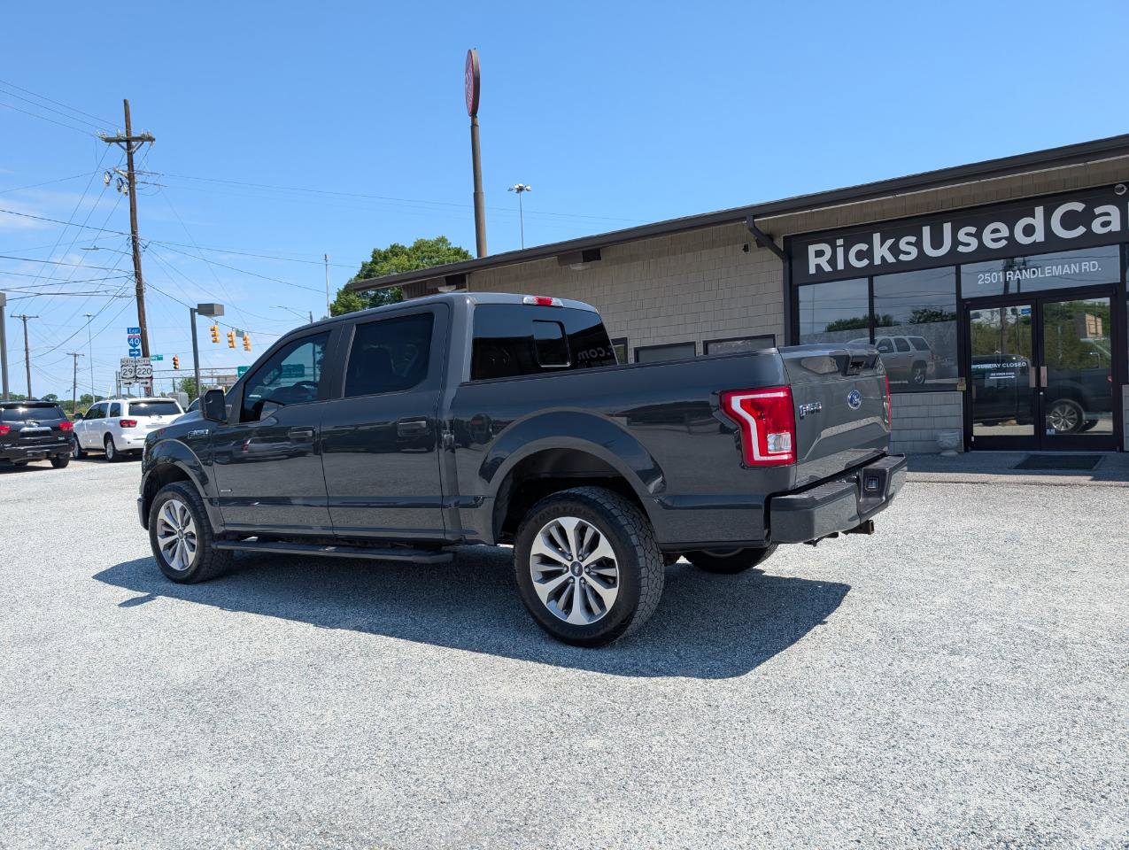 Used 2017 Ford F150 XL w/ Equipment Group 101A Mid AWD/4WD image 9