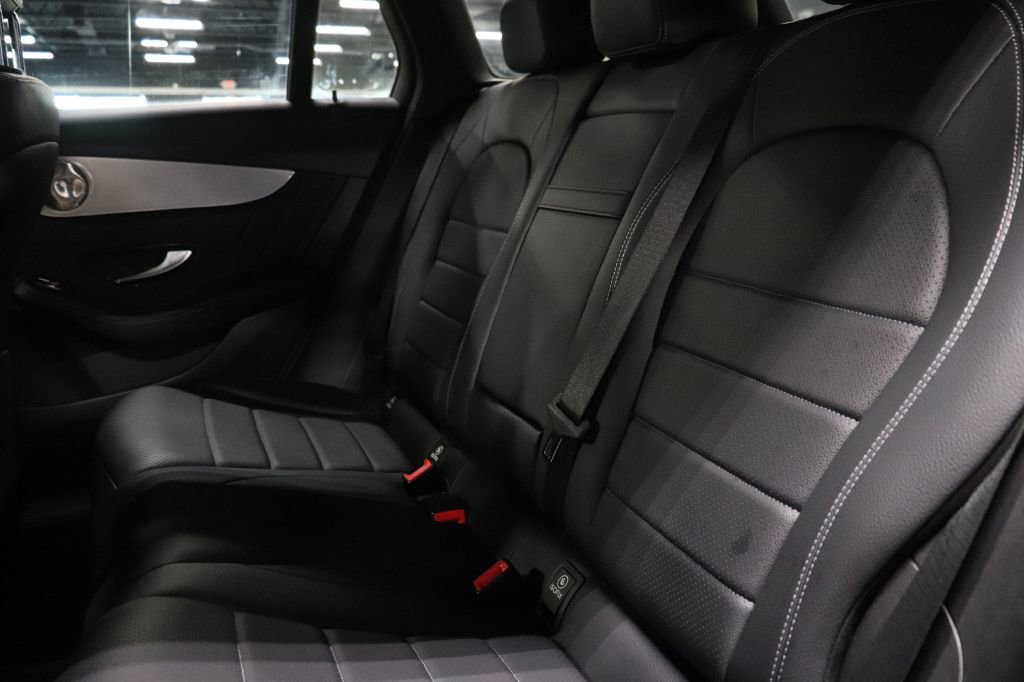 Used 2021 Mercedes-Benz GLC 300 w/ AMG Line image 18