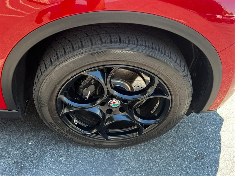 Used 2018 Alfa Romeo Stelvio Ti Lusso AWD/4WD image 11
