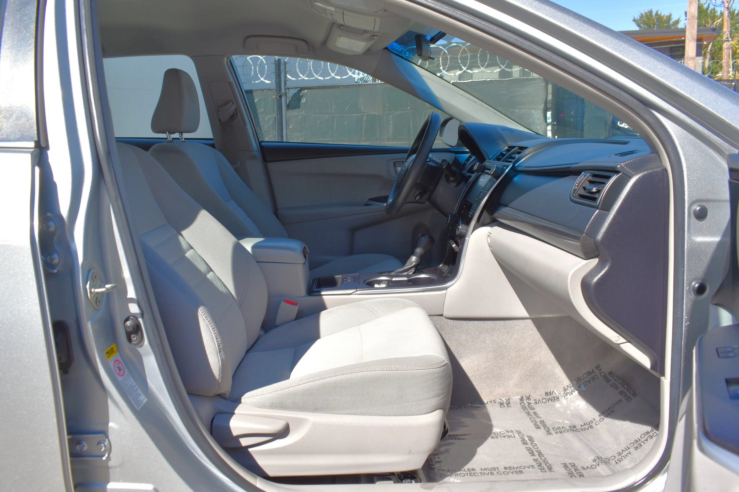 Used 2016 Toyota Camry LE FWD image 29