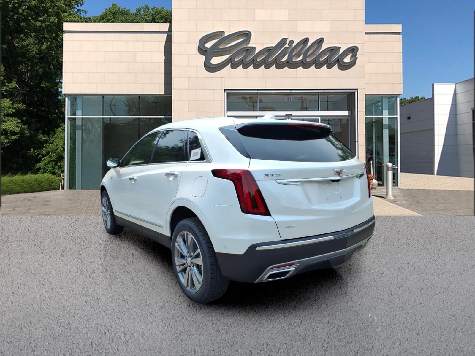 New 2026 Cadillac XT5 Premium Luxury w/ Driver Assist Package AWD/4WD image 3