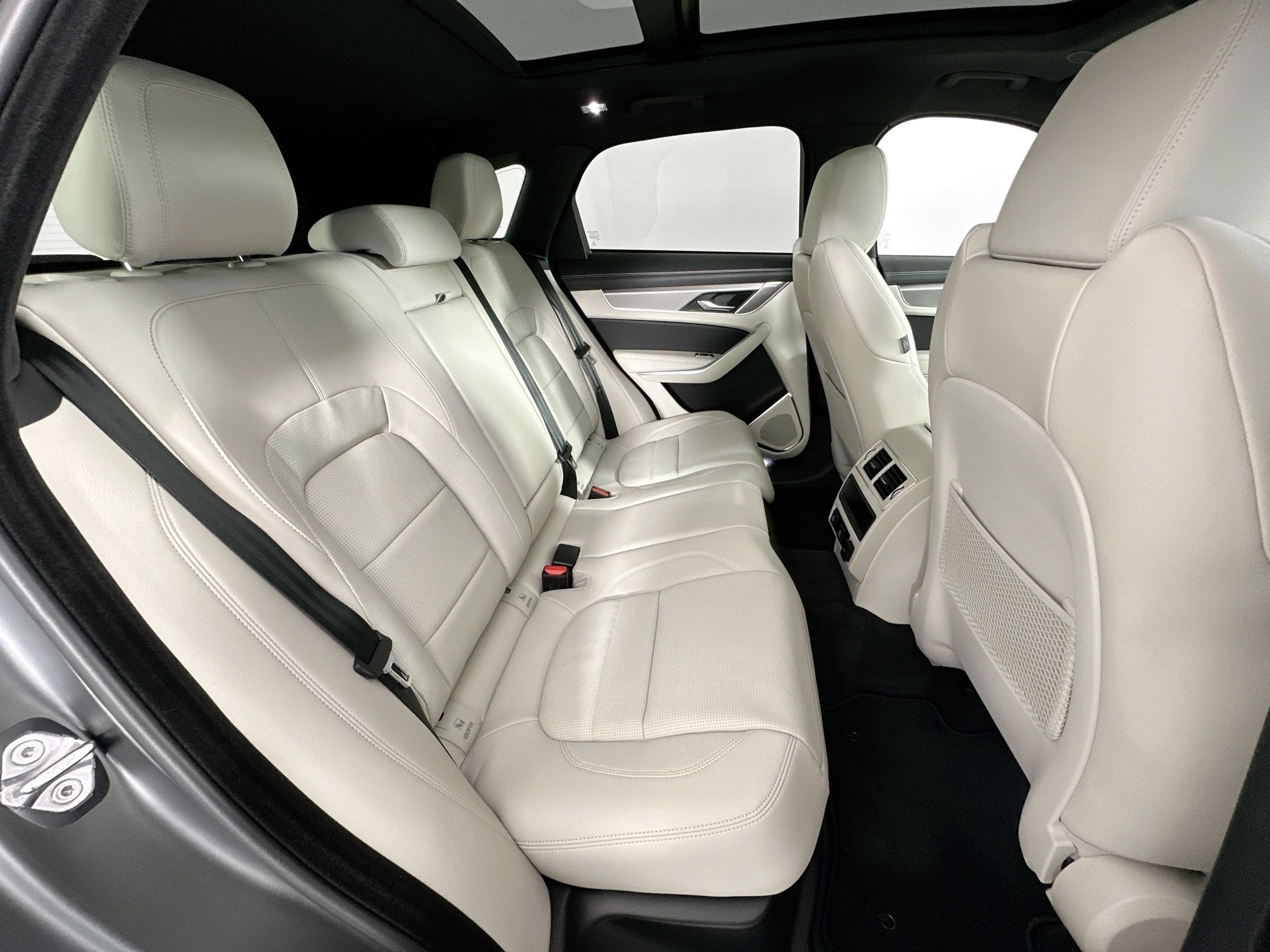 Used 2026 Jaguar F-PACE R-Dynamic S image 25