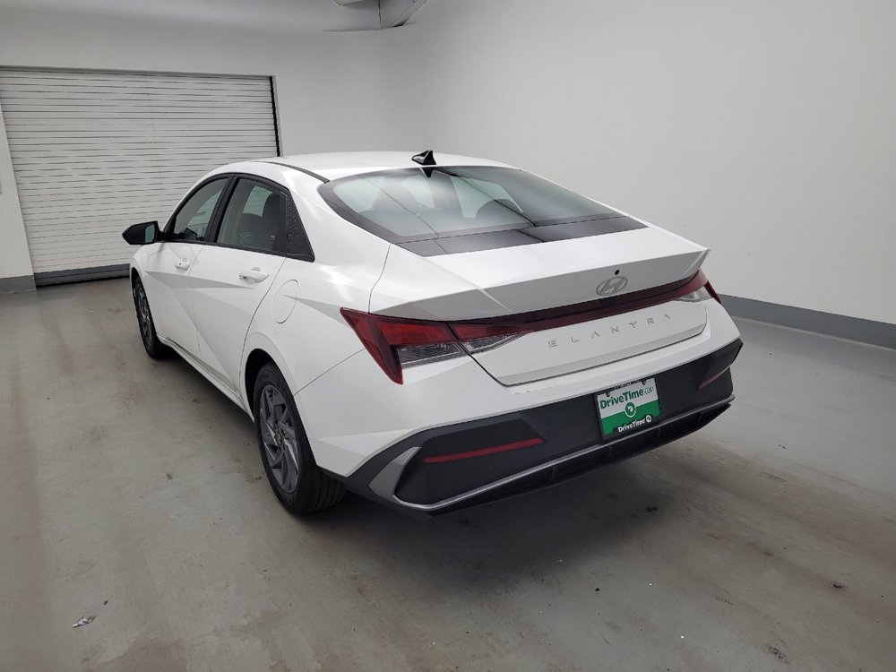 Used 2024 Hyundai Elantra SEL FWD image 5
