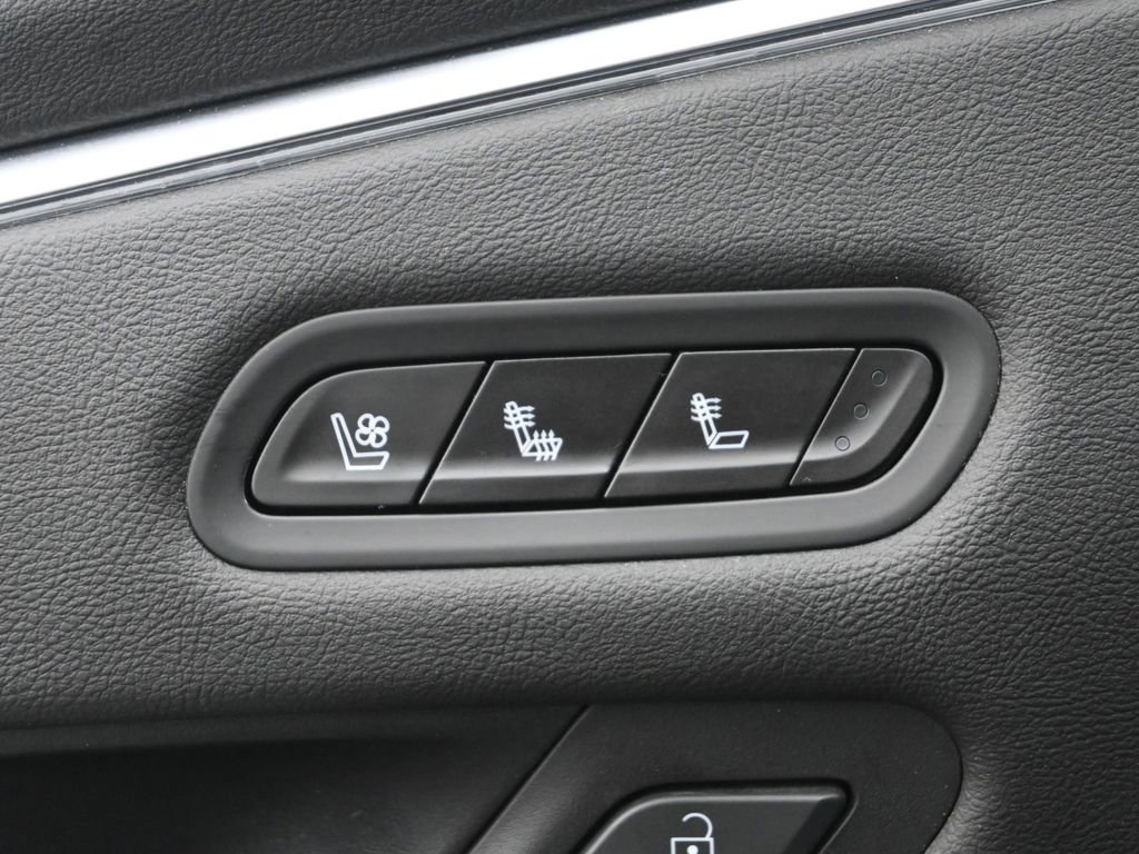 Used 2021 Cadillac Escalade Sport w/ Driver Assist Tech Package image 16