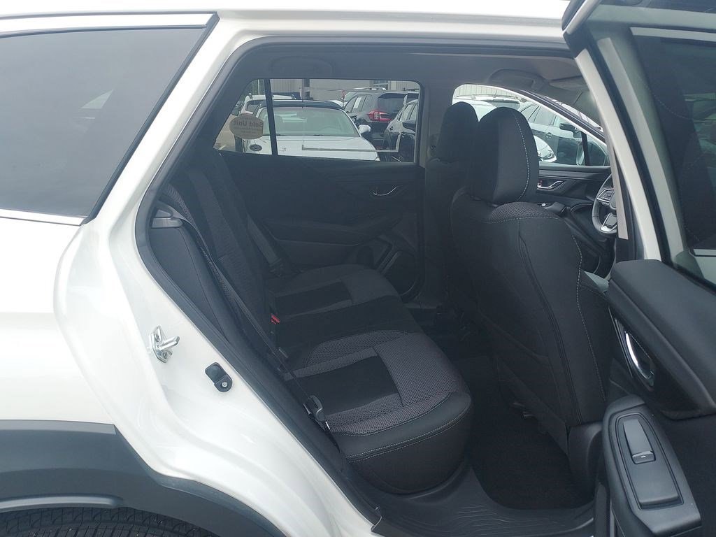 Used 2025 Subaru Outback Premium AWD/4WD image 27