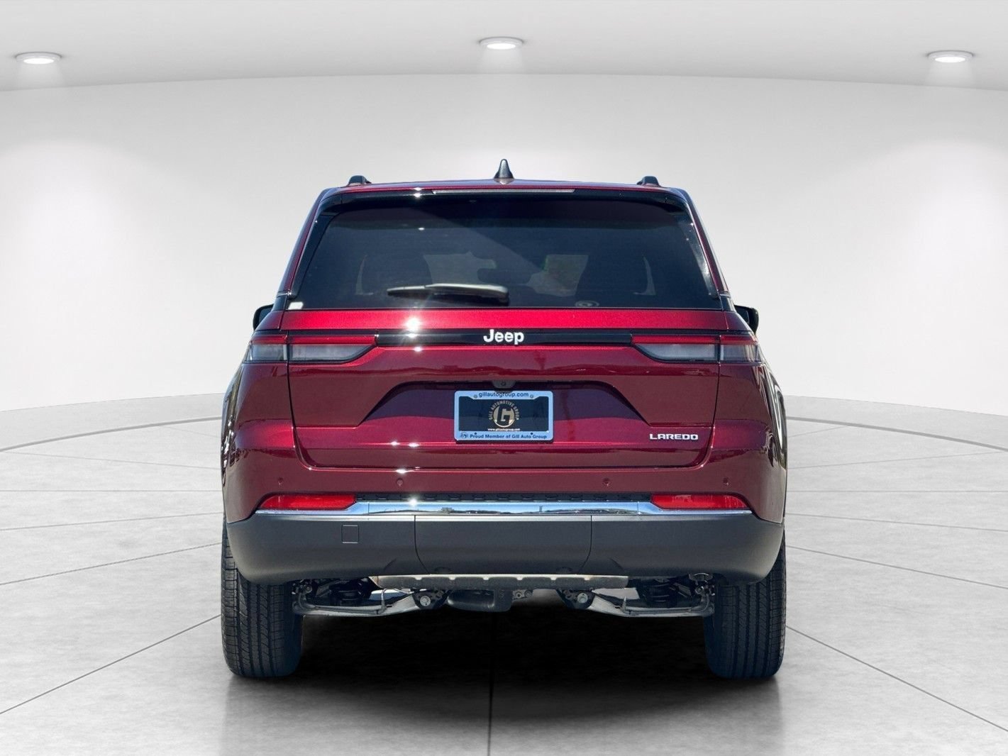 New 2025 Jeep Grand Cherokee Laredo w/ Luxury Tech Group I RWD image 5