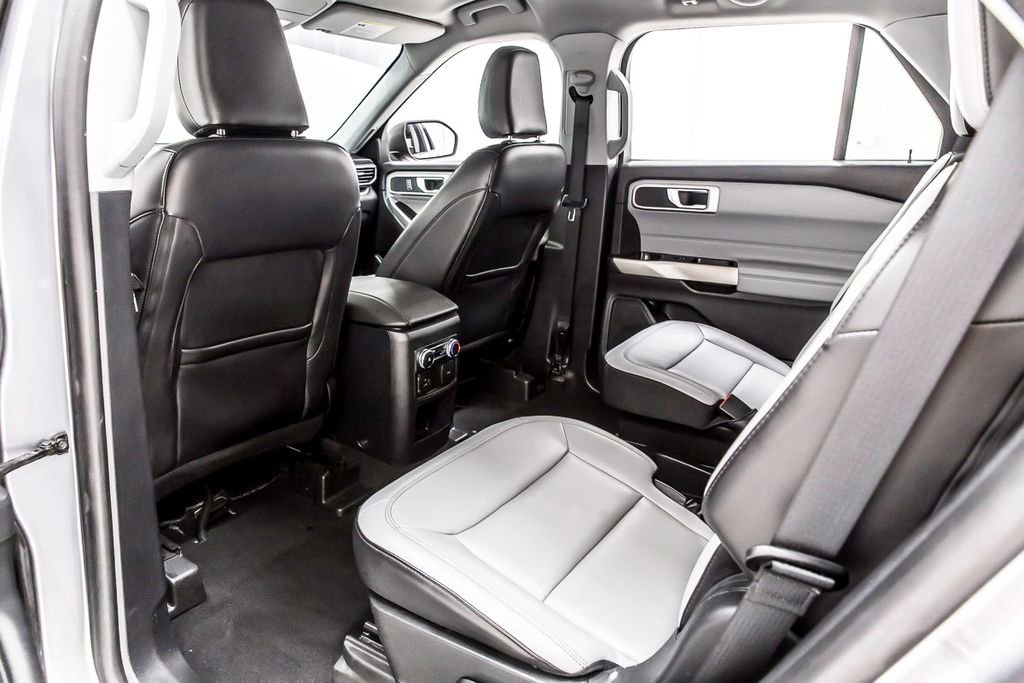 Used 2021 Ford Explorer XLT w/ Equipment Group 202A image 28