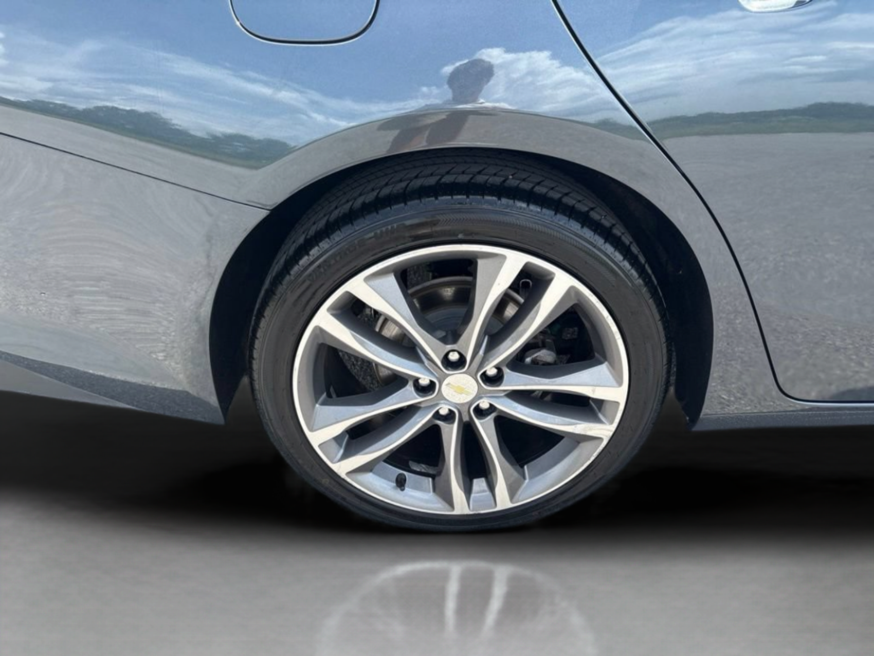 Used 2021 Chevrolet Malibu LT FWD image 33