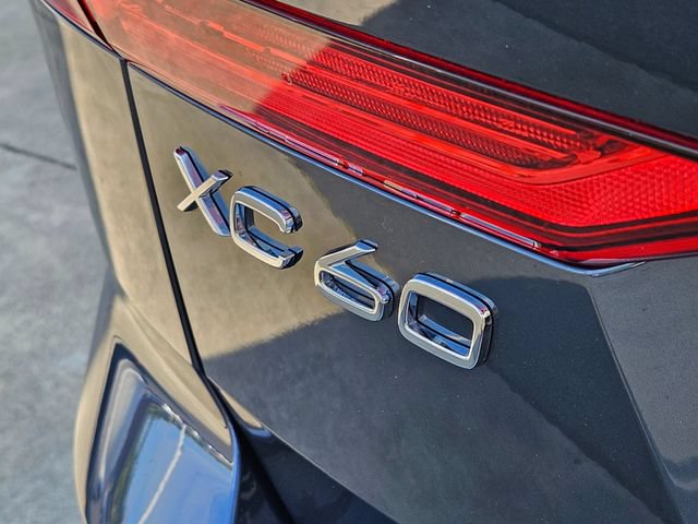 Used 2023 Volvo XC60 B5 Plus AWD/4WD image 10