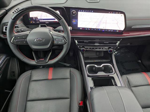 Used 2025 Chevrolet Traverse RS image 18