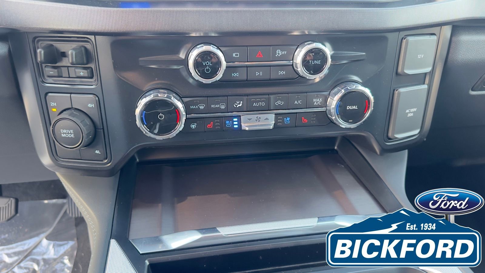 New 2026 Ford F450 Platinum image 14