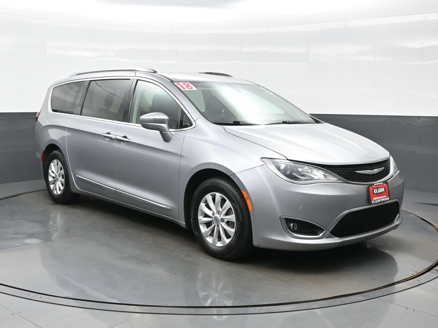 Used 2018 Chrysler Pacifica Touring-L Plus FWD image 8
